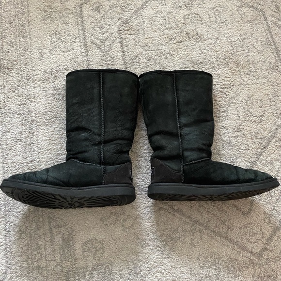 classic tall used black uggs US size 6 shearling - Picture 7 of 8